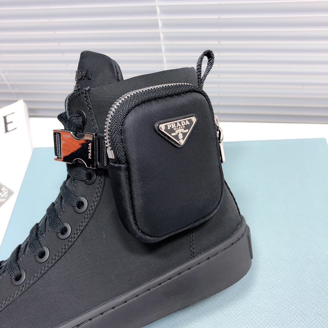 Pra*a boots