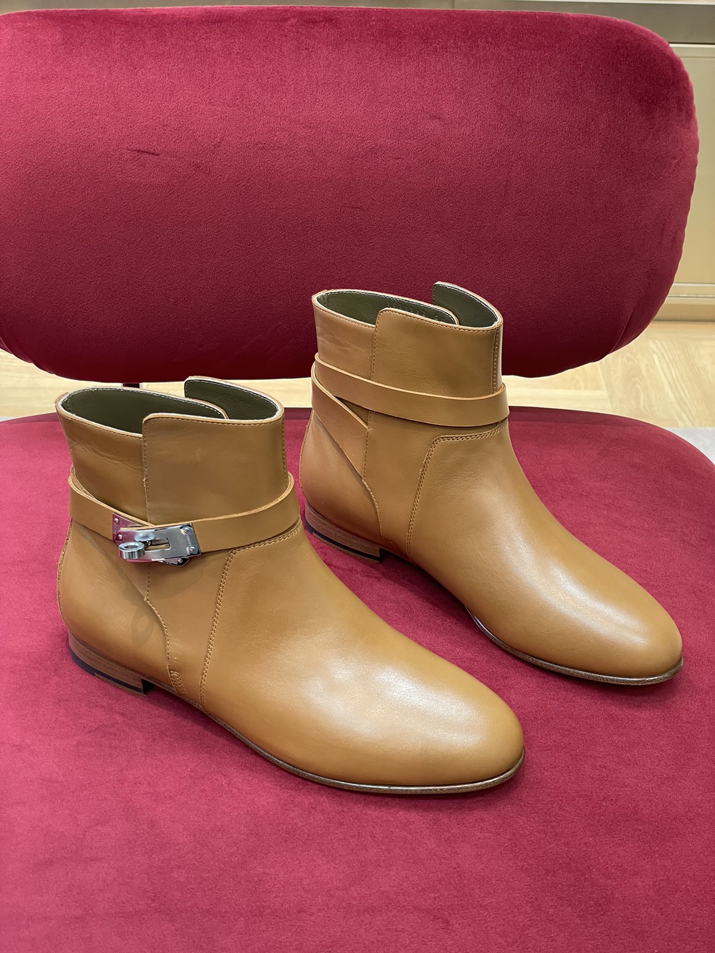 H**mes boots