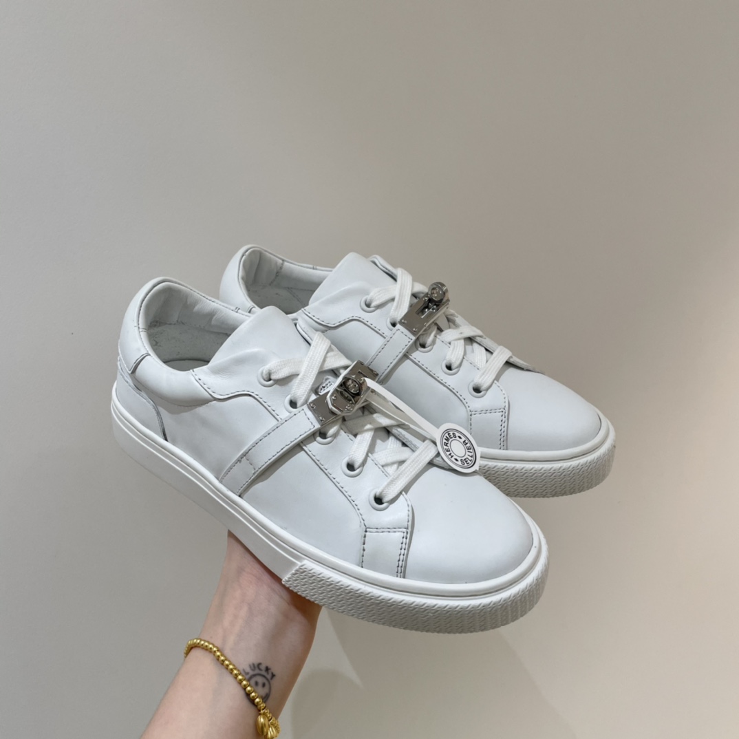 H**mes sneakers