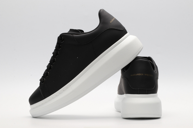 A1exa*der m*q*en sports shoes