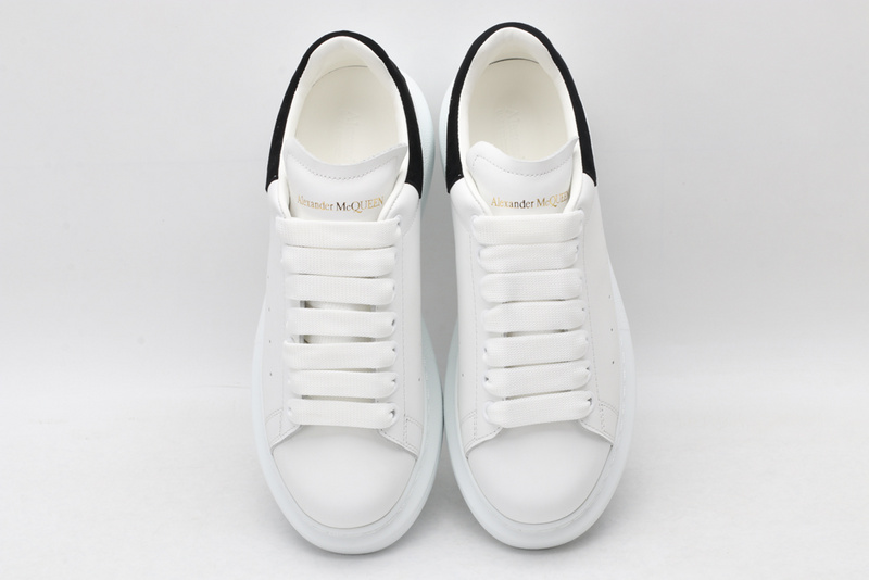 A1exa*der m*q*en sports shoes