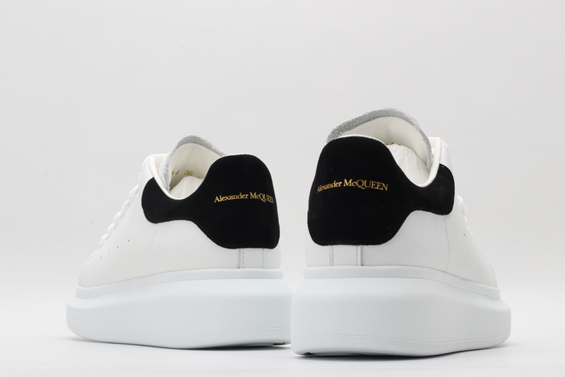 A1exa*der m*q*en sports shoes
