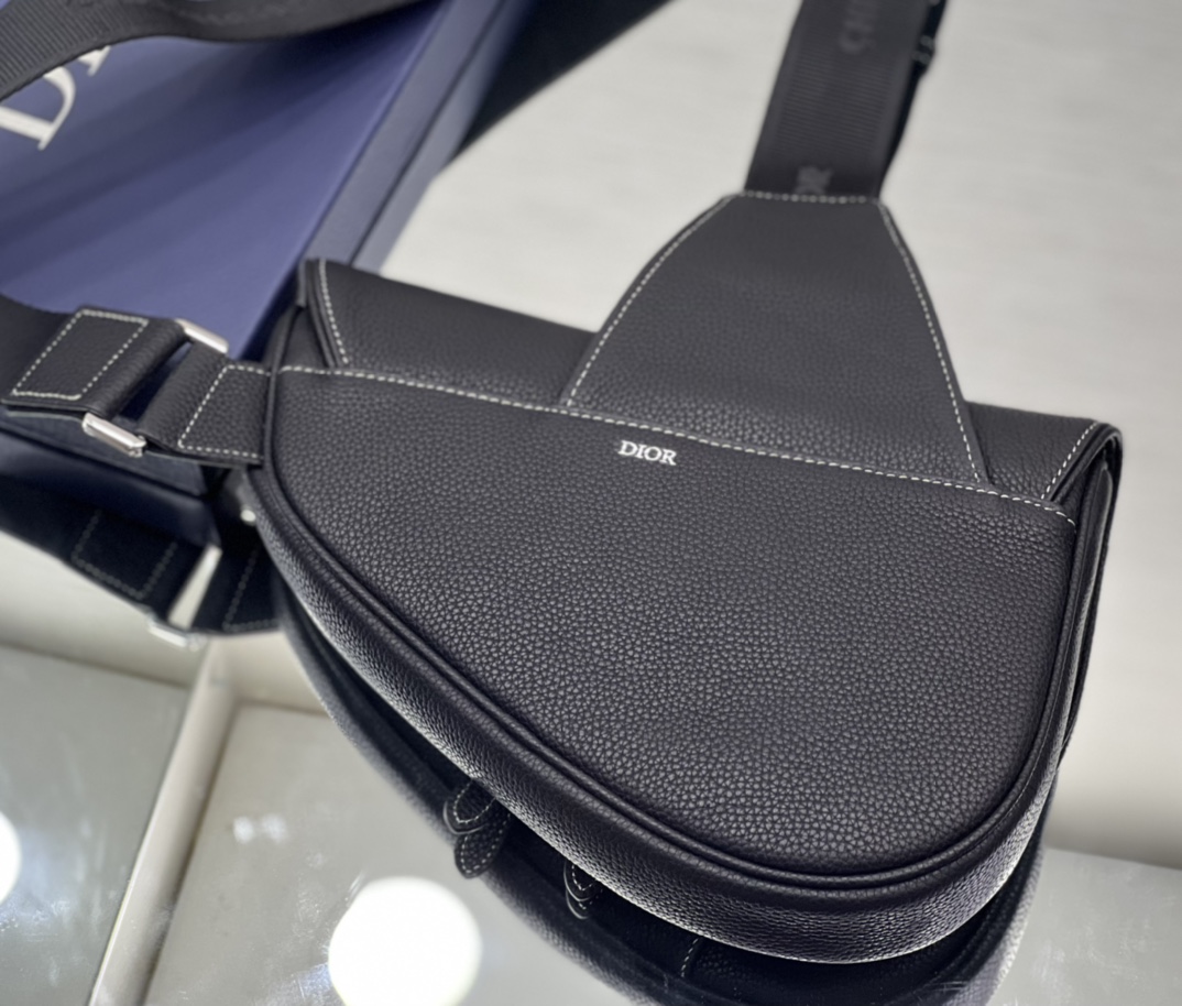D*or saddle bag-20 x 28.6 x 5cm