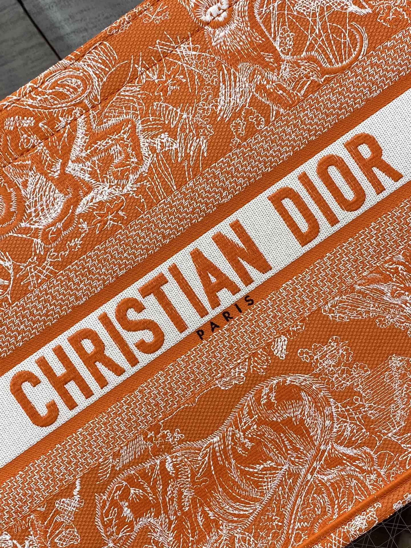 D*or small book tote-36.5cm