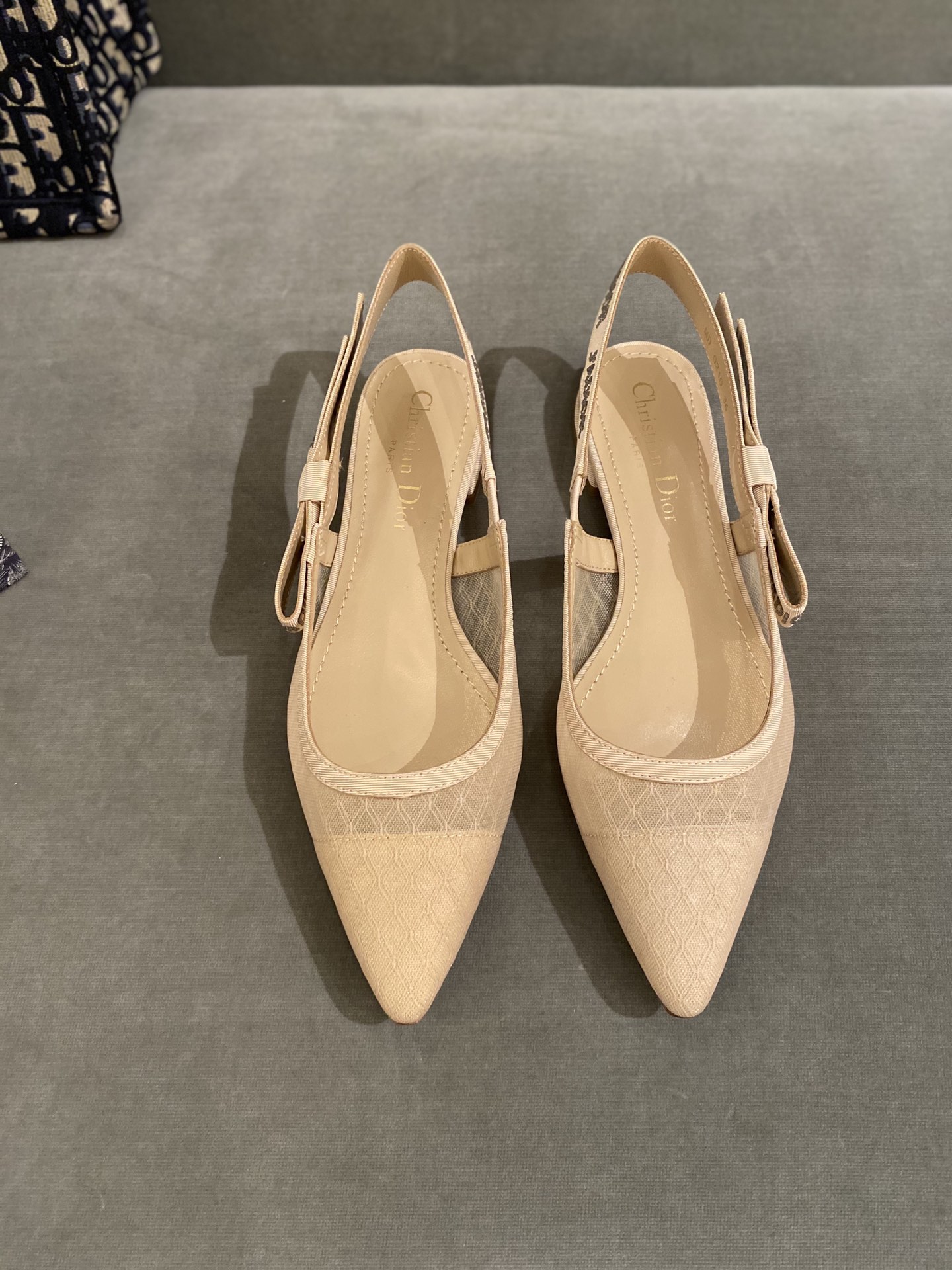 D*or flap shoes