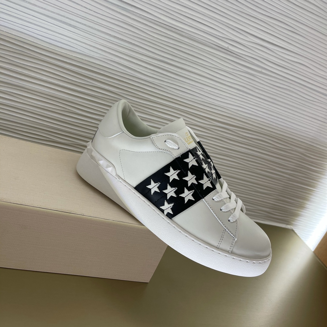Va1e*ntin0 garavani sneakers