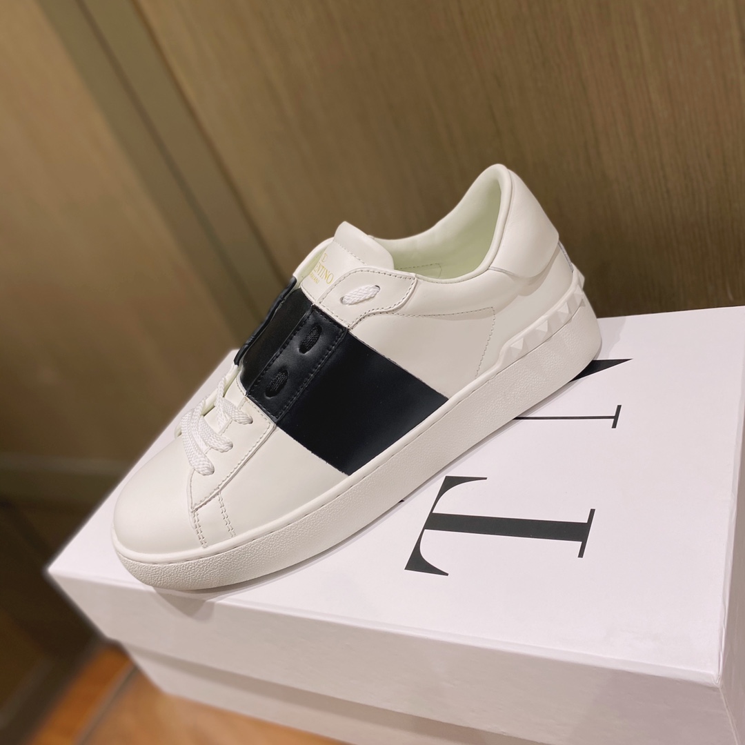 Va1e*ntin0 garavani sneakers