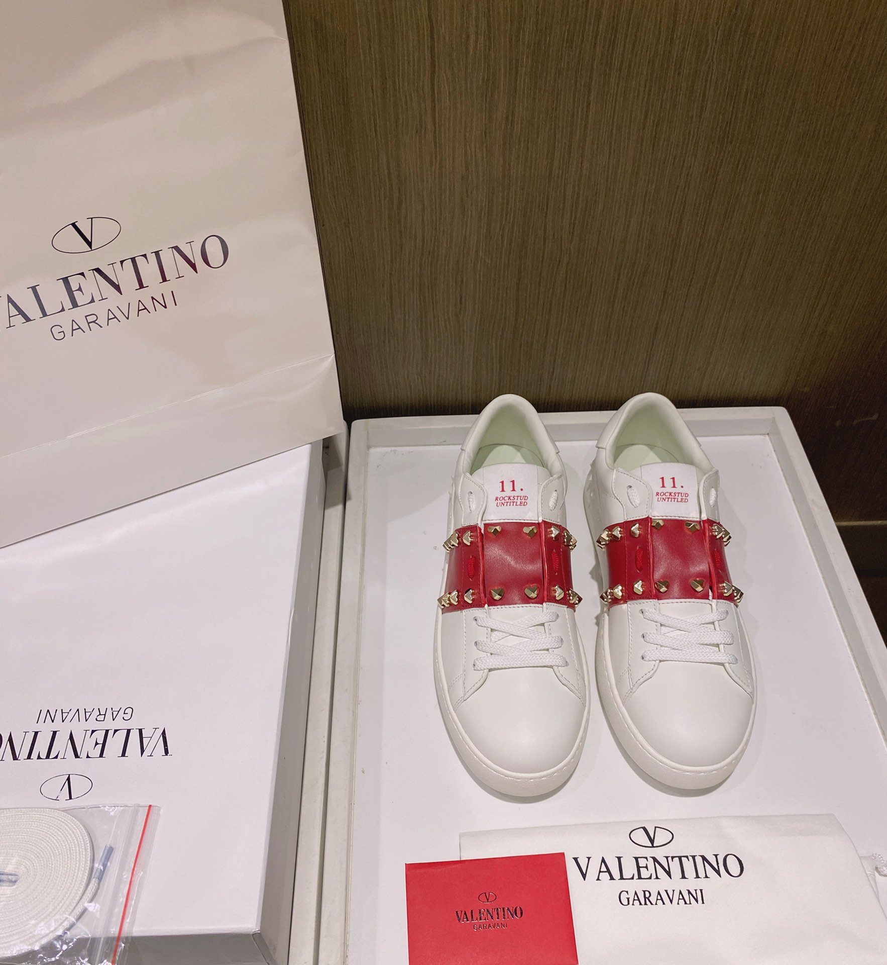 Va1e*ntin0 garavani sneakers
