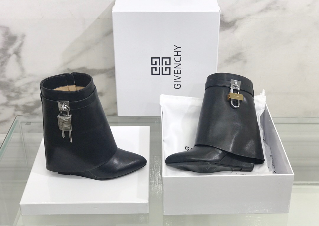 G1uenchy boots(eu35-42)