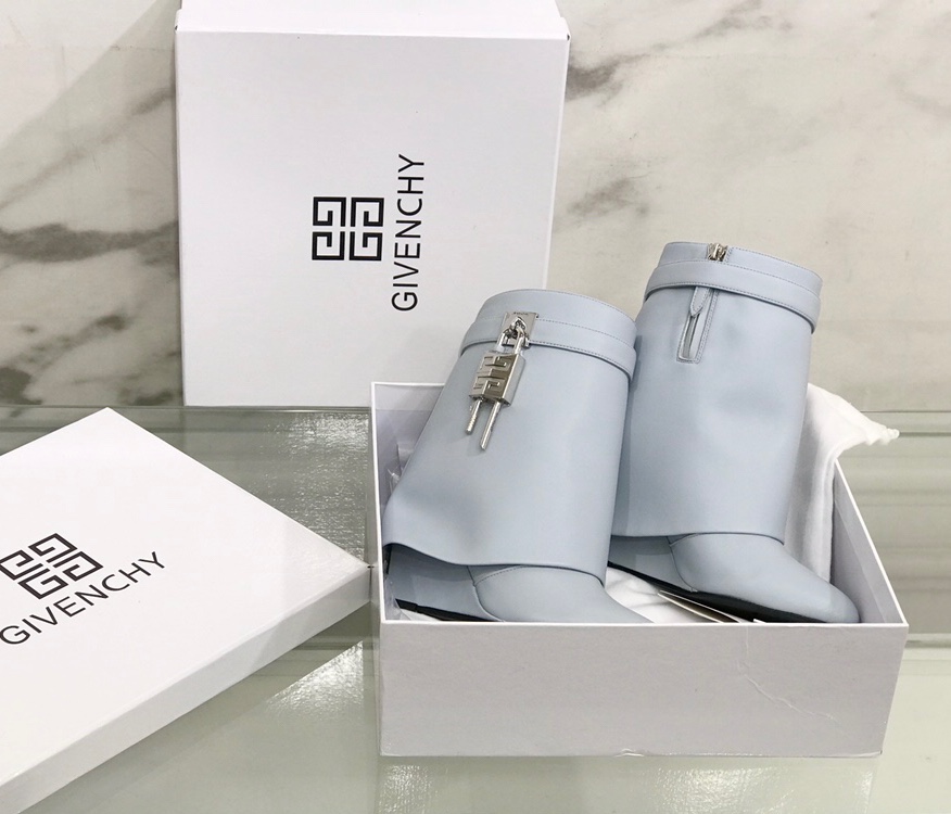 G1uenchy boots(eu35-42)