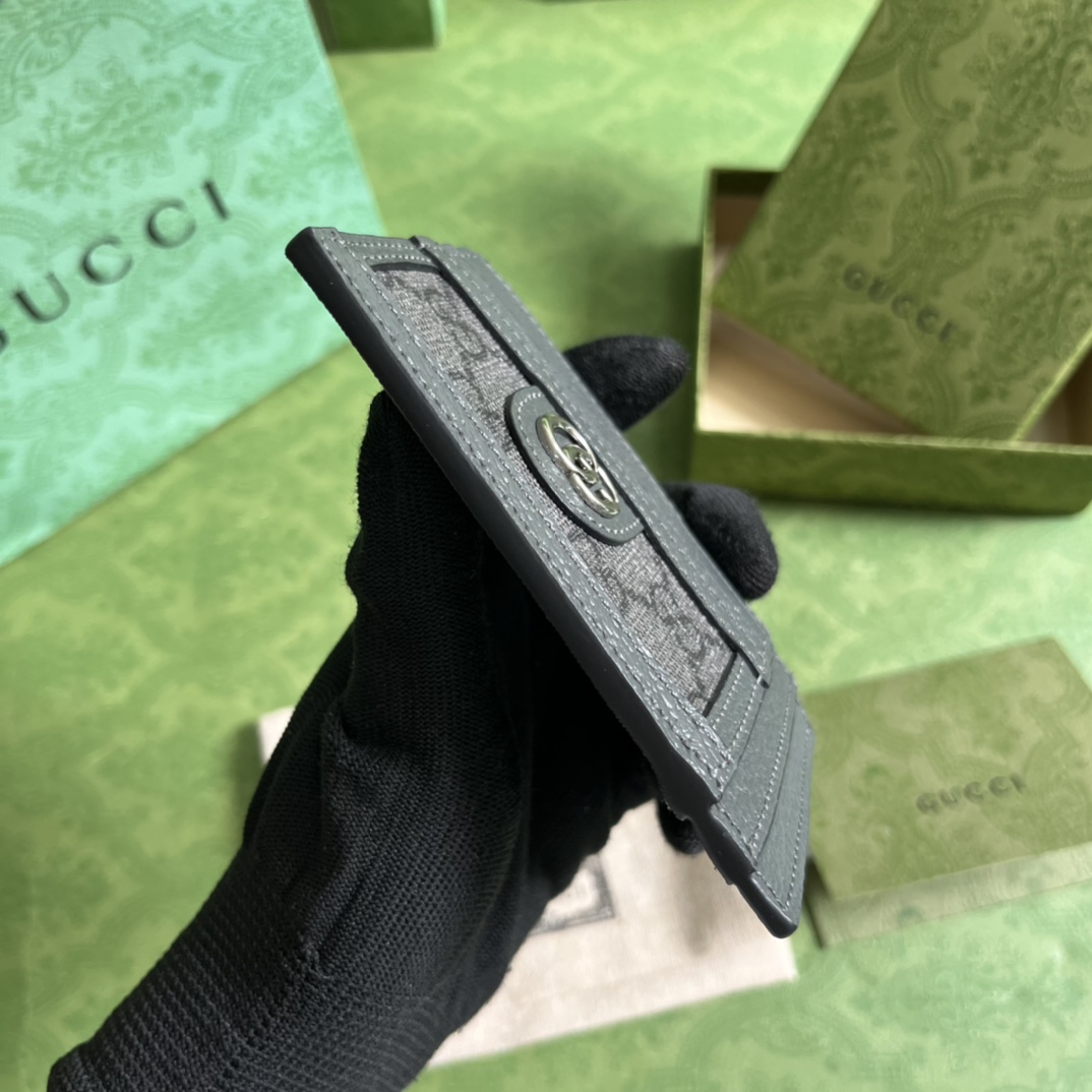 G*u*i wallet-11*7cm