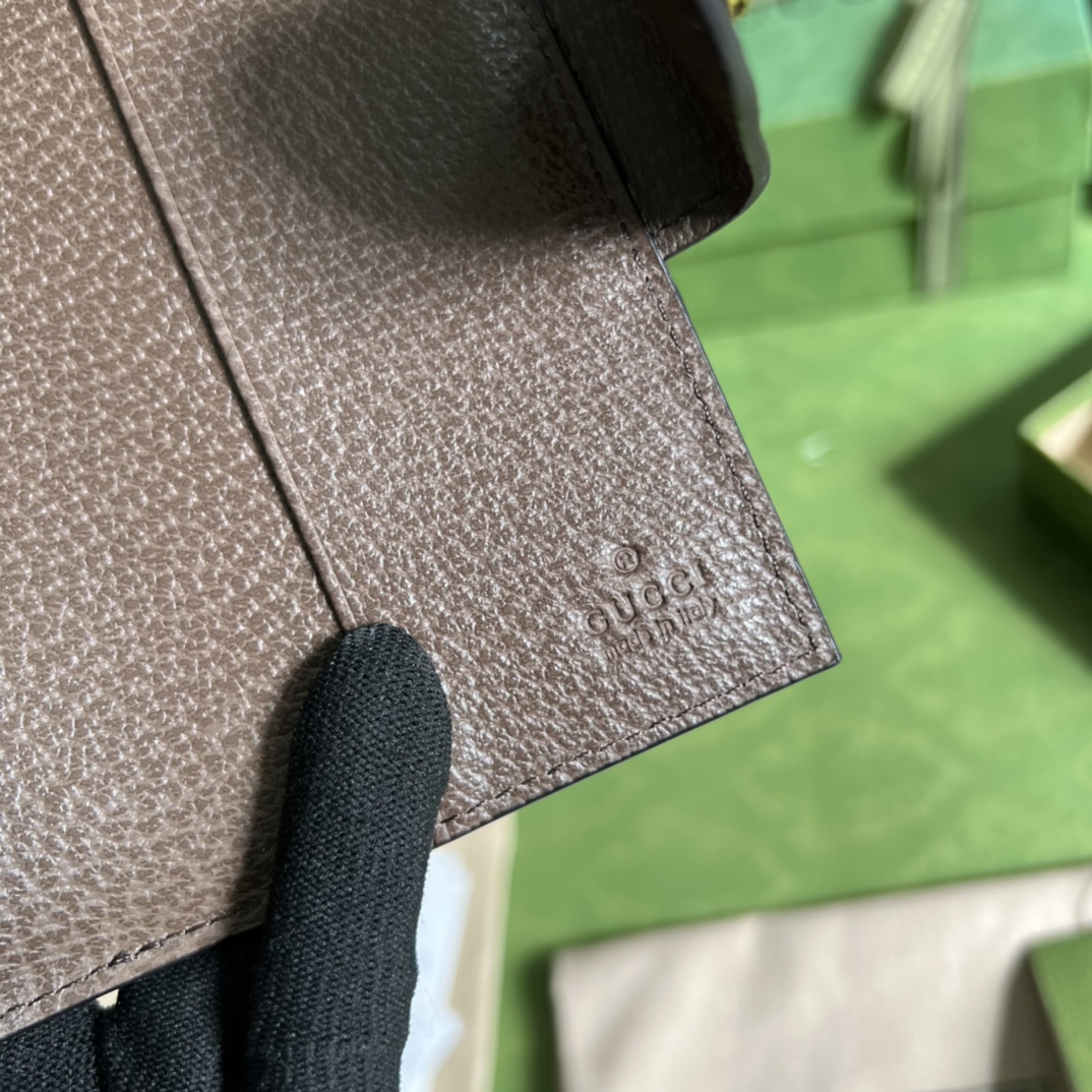 G*u*i wallet-10.5*14.5cm