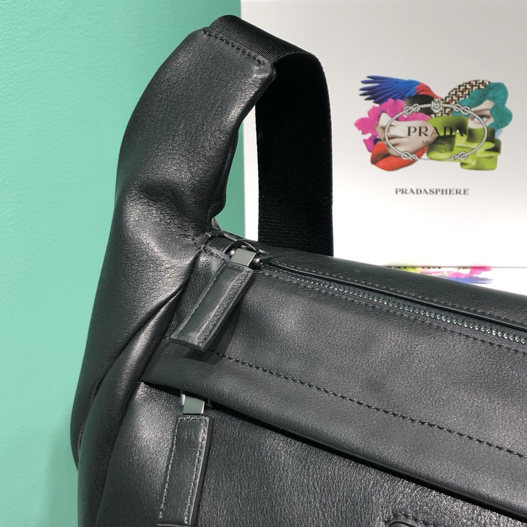 Pra*a crossbody bag-2vh125-32*32*9cm