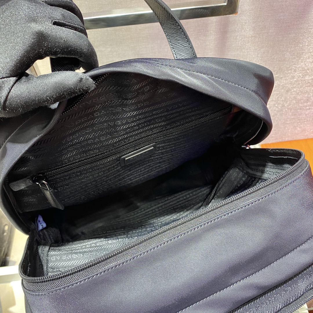 Pra*a 2vz081 backpack -30*38.5*19cm