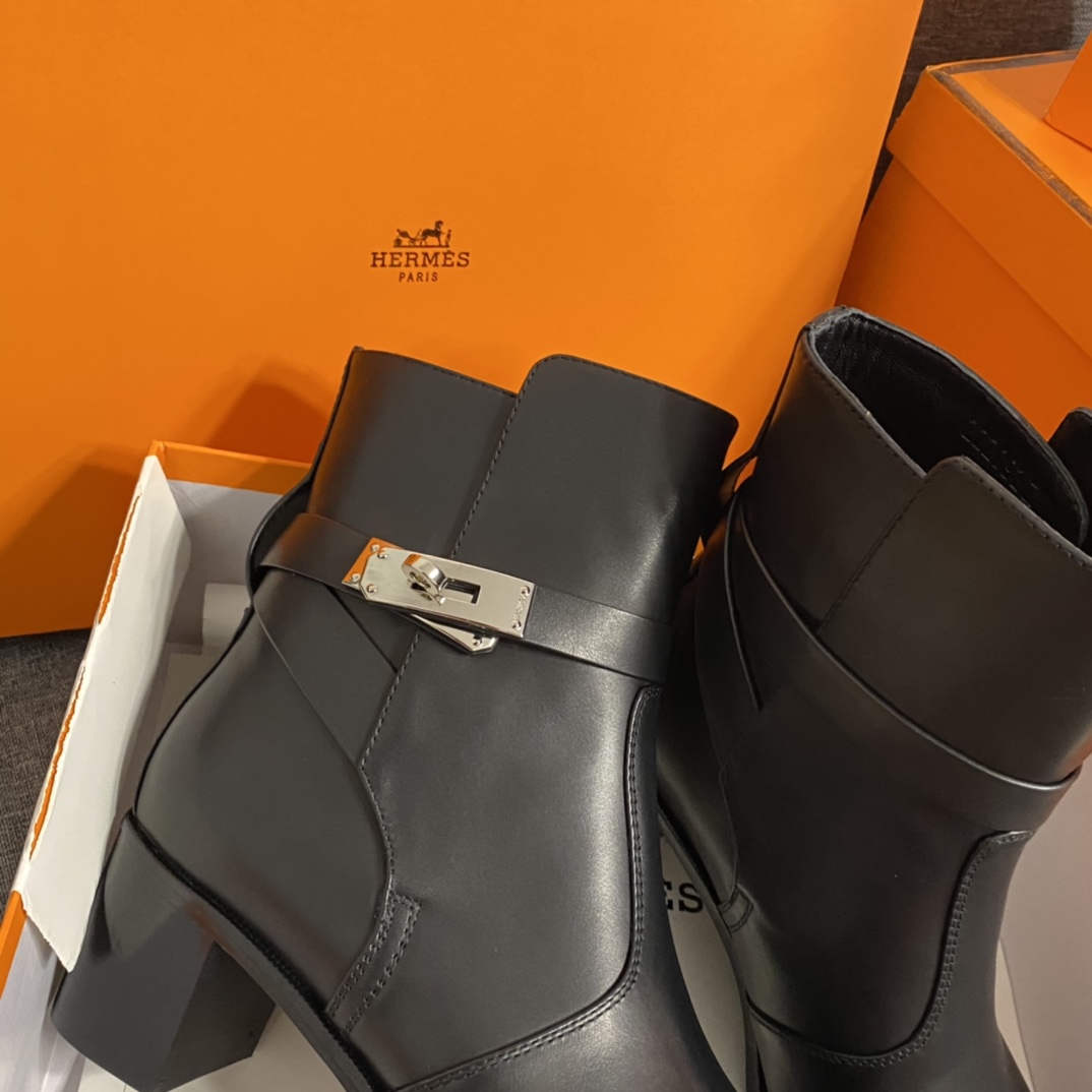 H**mes boots