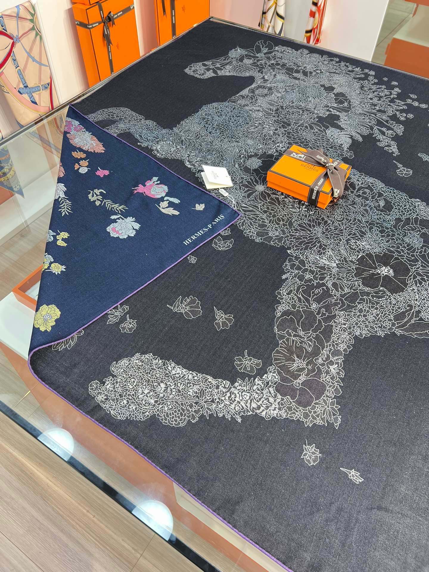 H**mes shawls-140*140cm