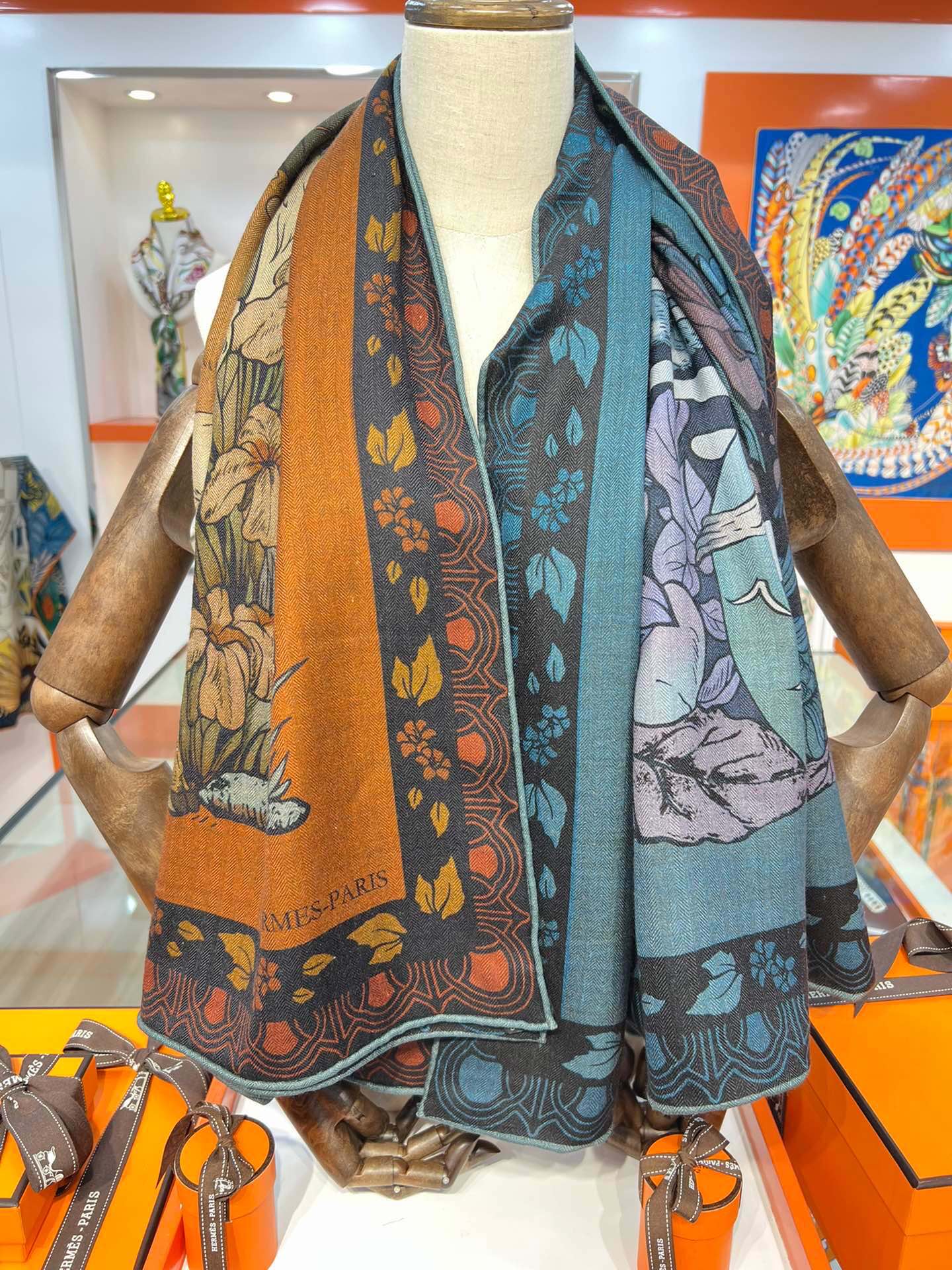 H**mes shawls-140*140cm