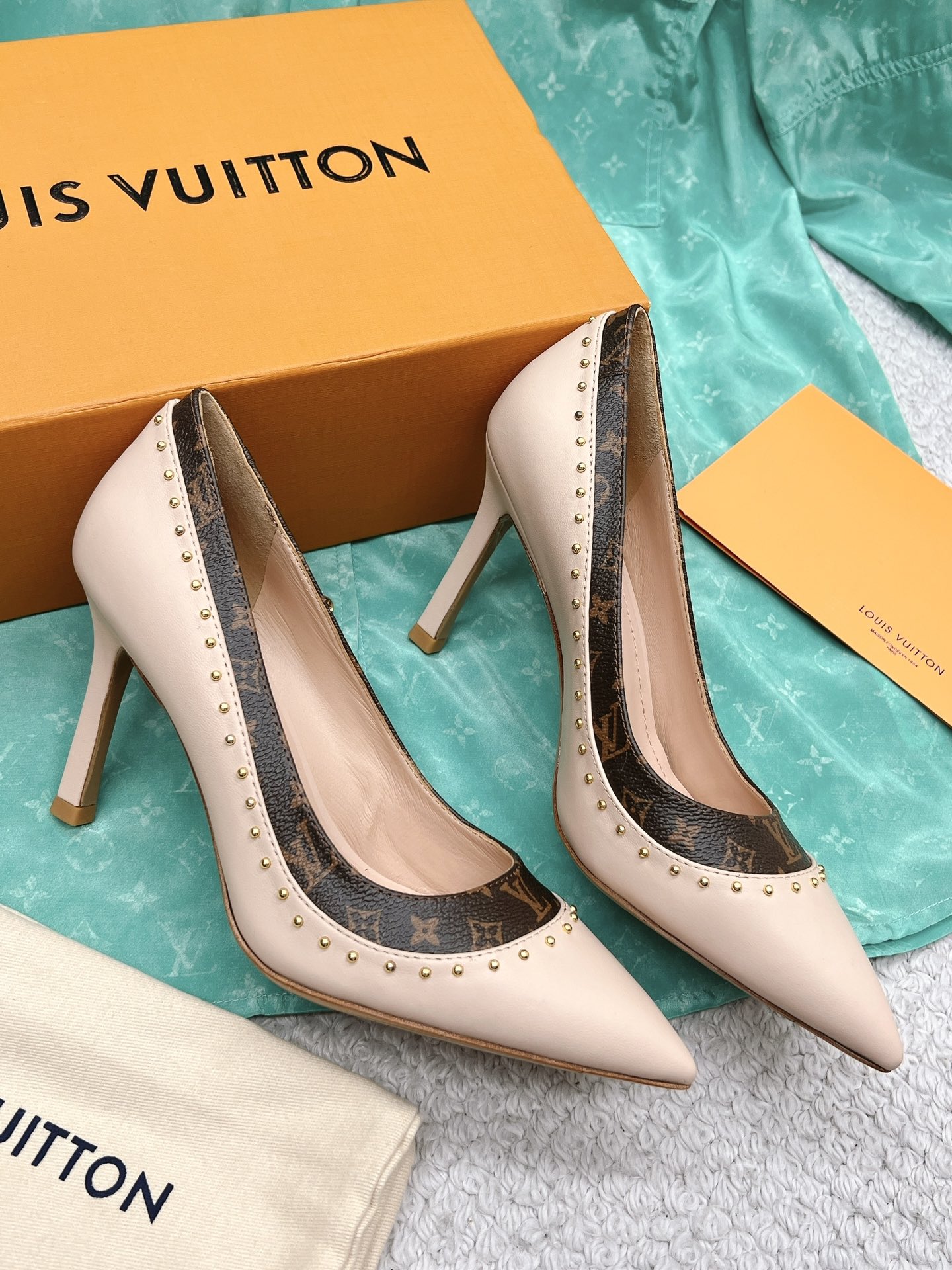 l0*is V*t0n heel-10.5cm
