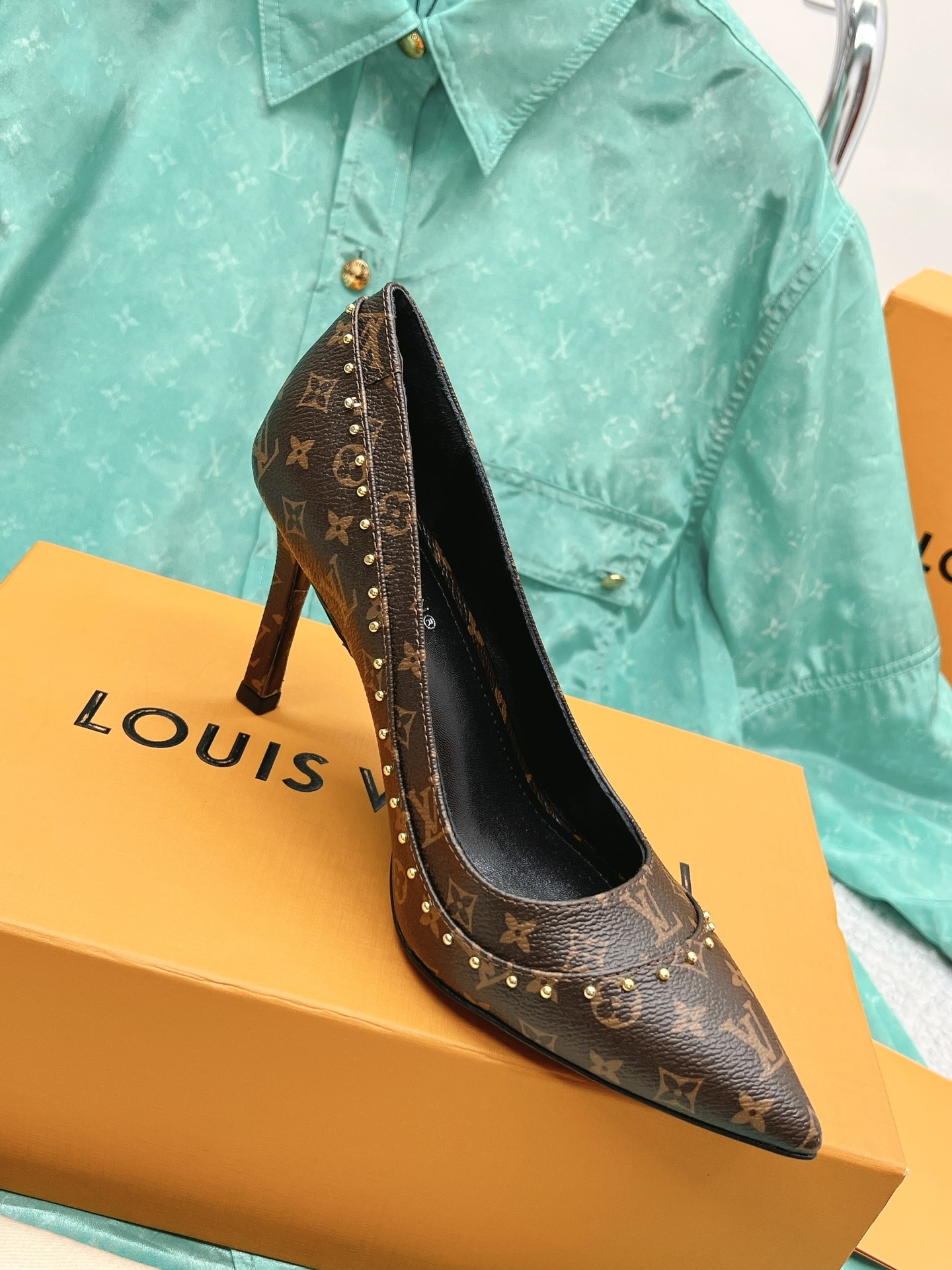 l0*is V*t0n heel-10.5cm