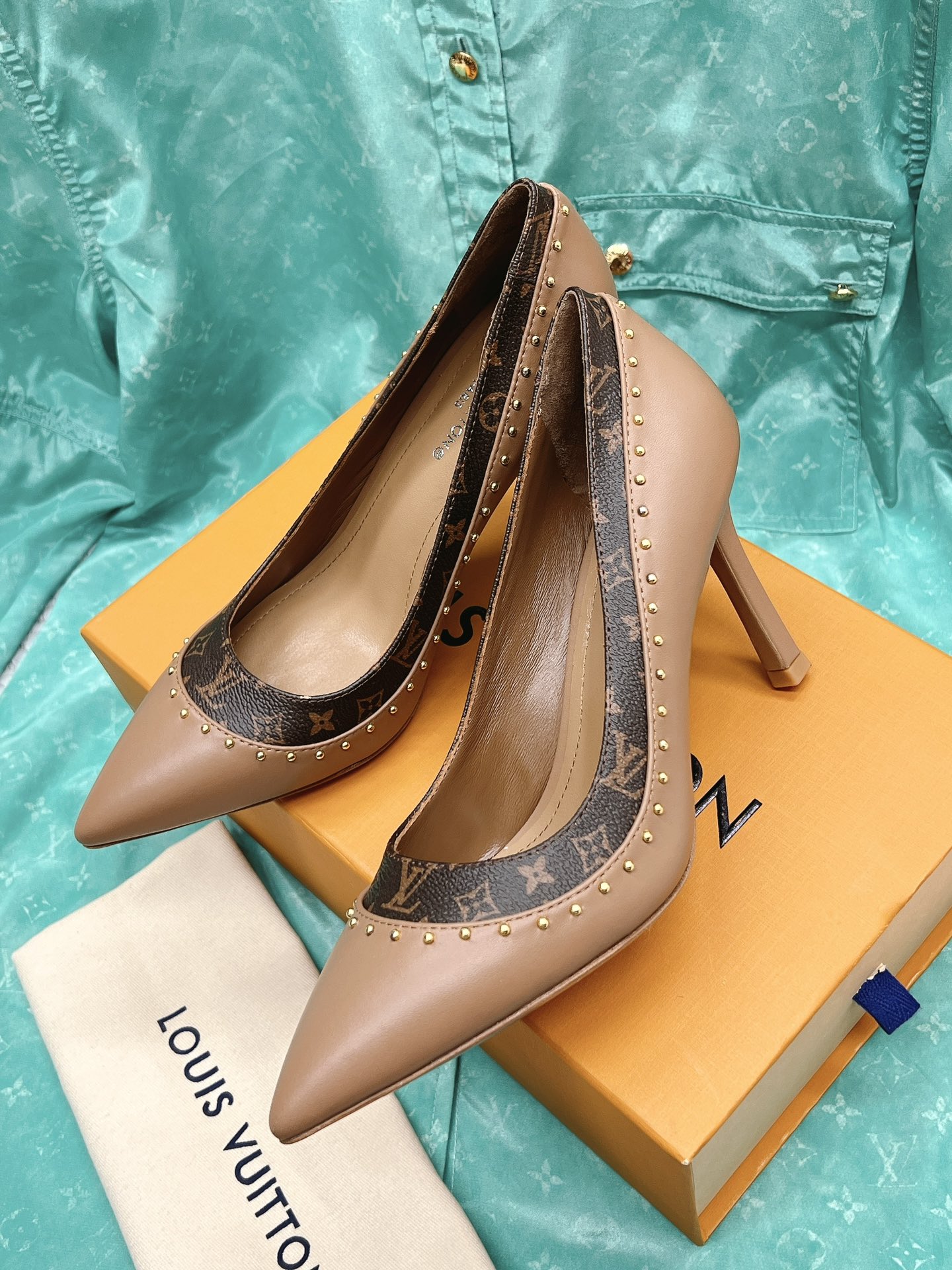 l0*is V*t0n heel-10.5cm