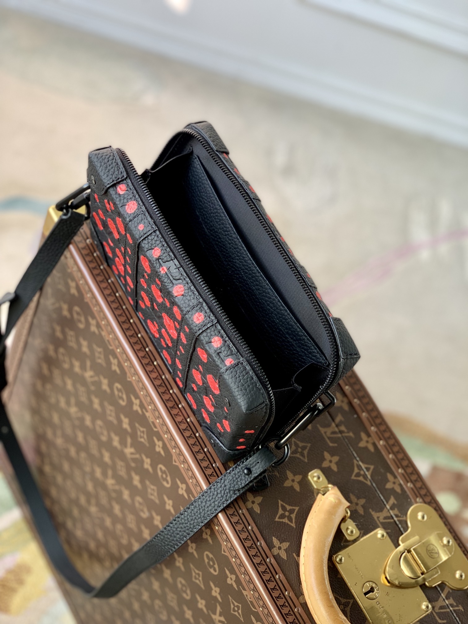 LV Soft Trunk Wallet-M81905-22.5*14*5CM