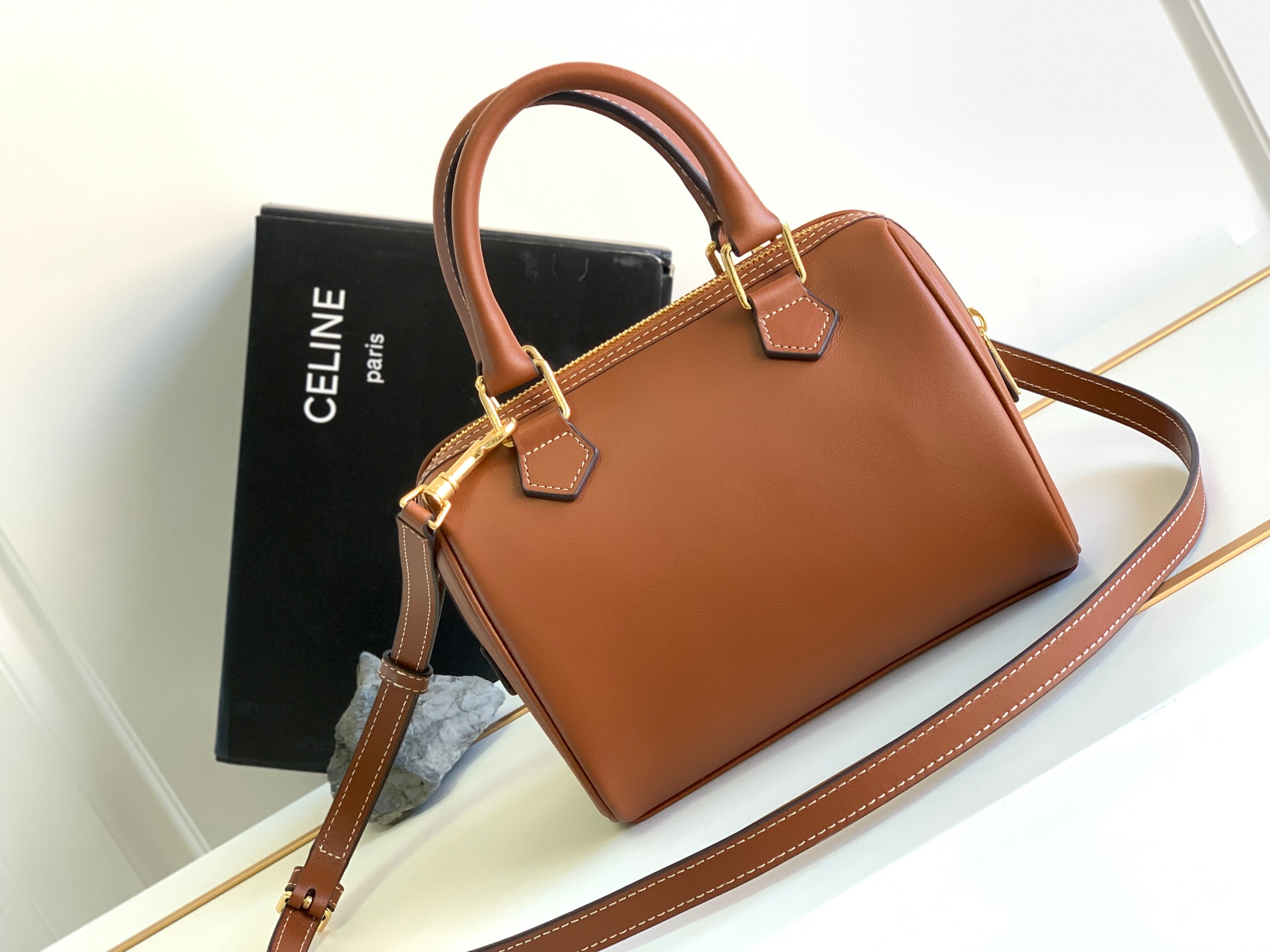 Ce**e 2023ss cuir triomphe bag-19.5 x 14 x 7cm