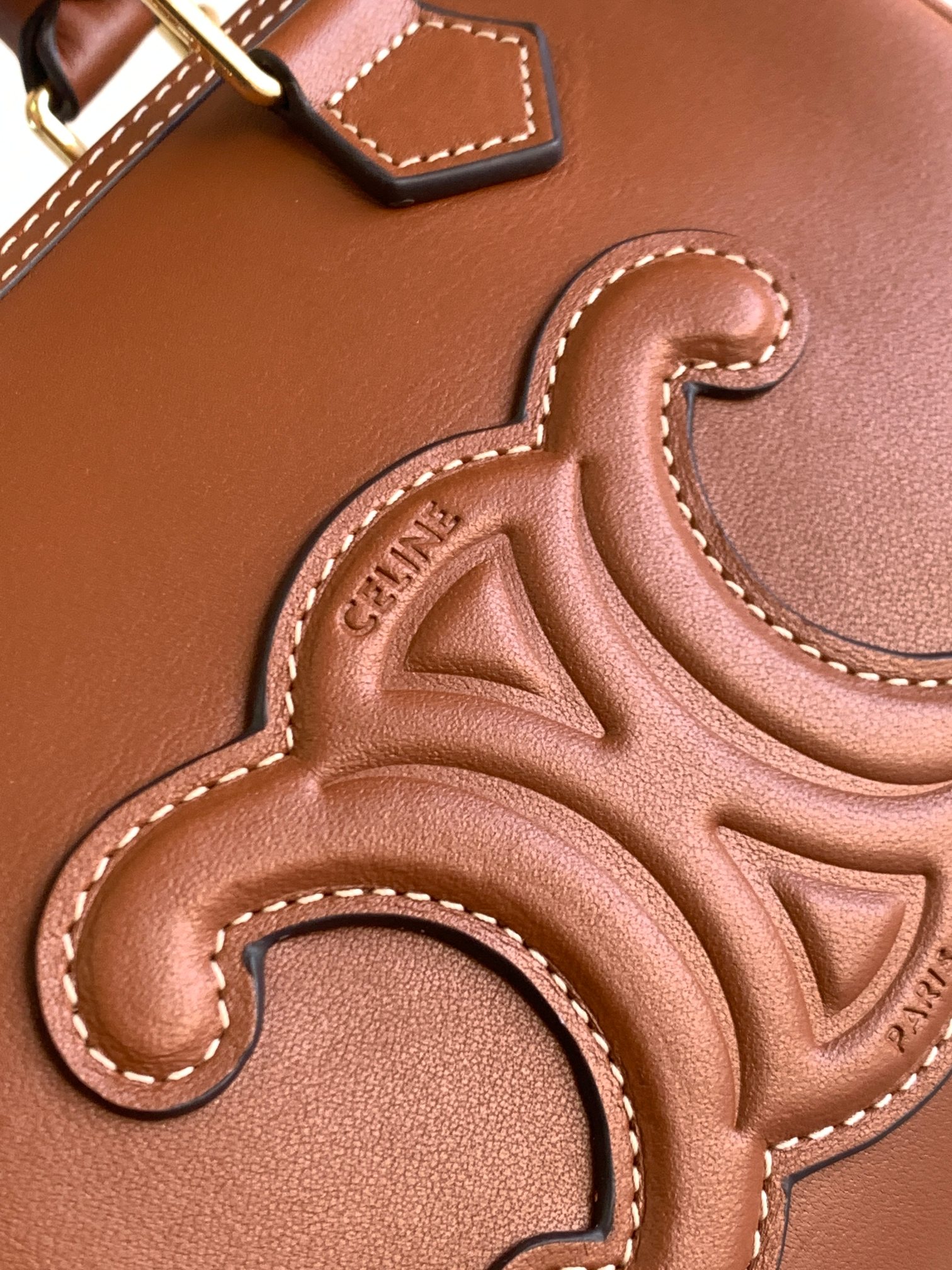 Ce**e 2023ss cuir triomphe bag-19.5 x 14 x 7cm