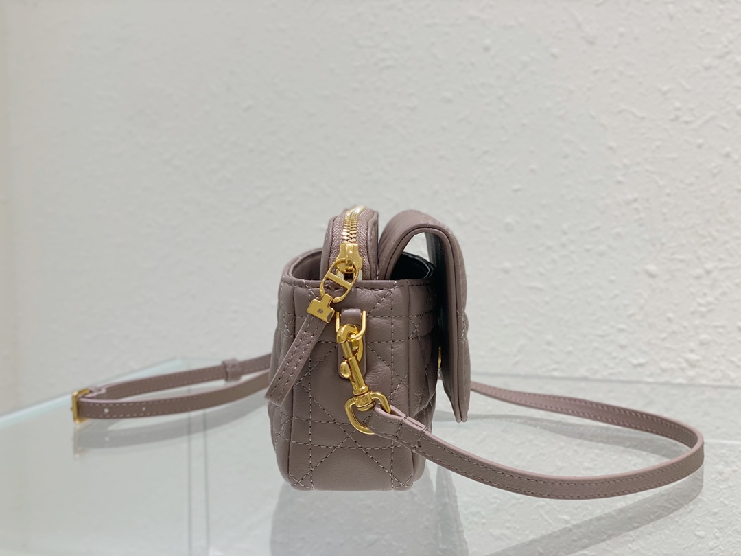 D*or 2023 caro bag-17.5 x 10.5 x 5 cm