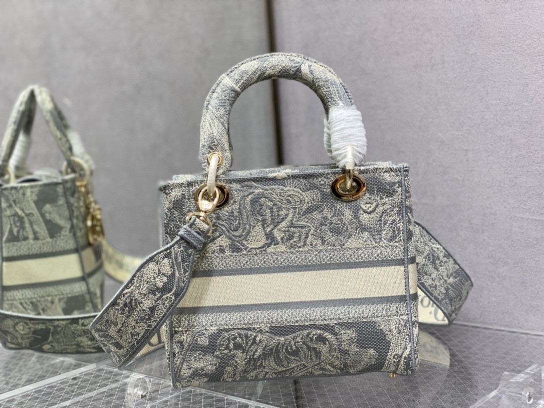 lady D*or handle bag-24cm