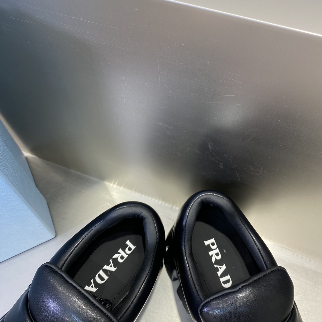 Pra*a boots 2023ss