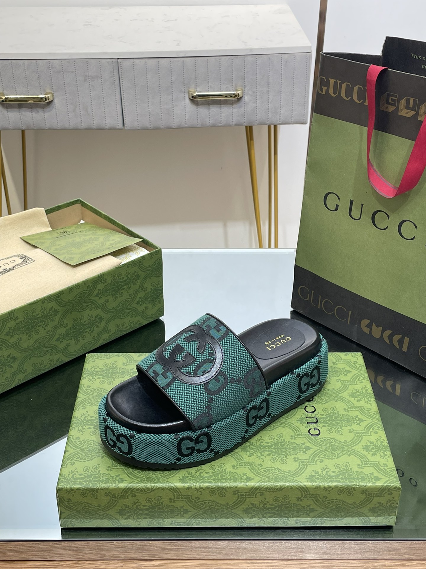 G*u*i slides(size35-43)