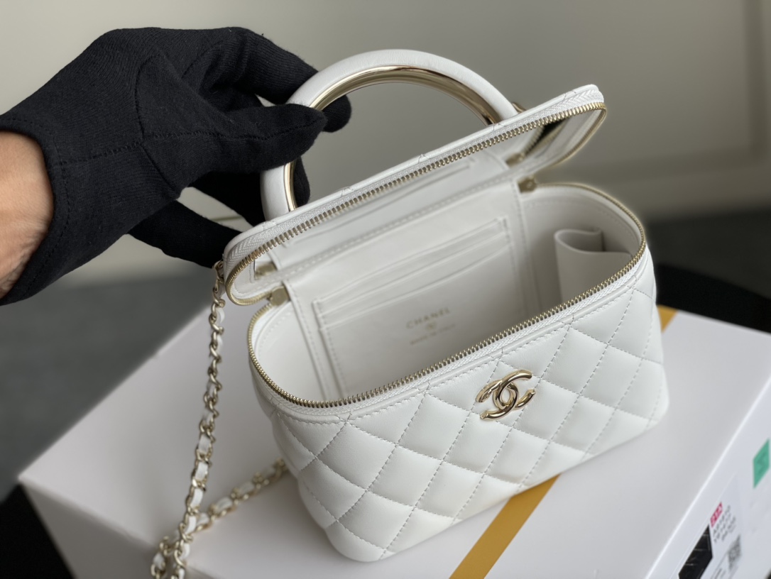 Ch@nel Cosmetic Bag-Lambskin-18CM
