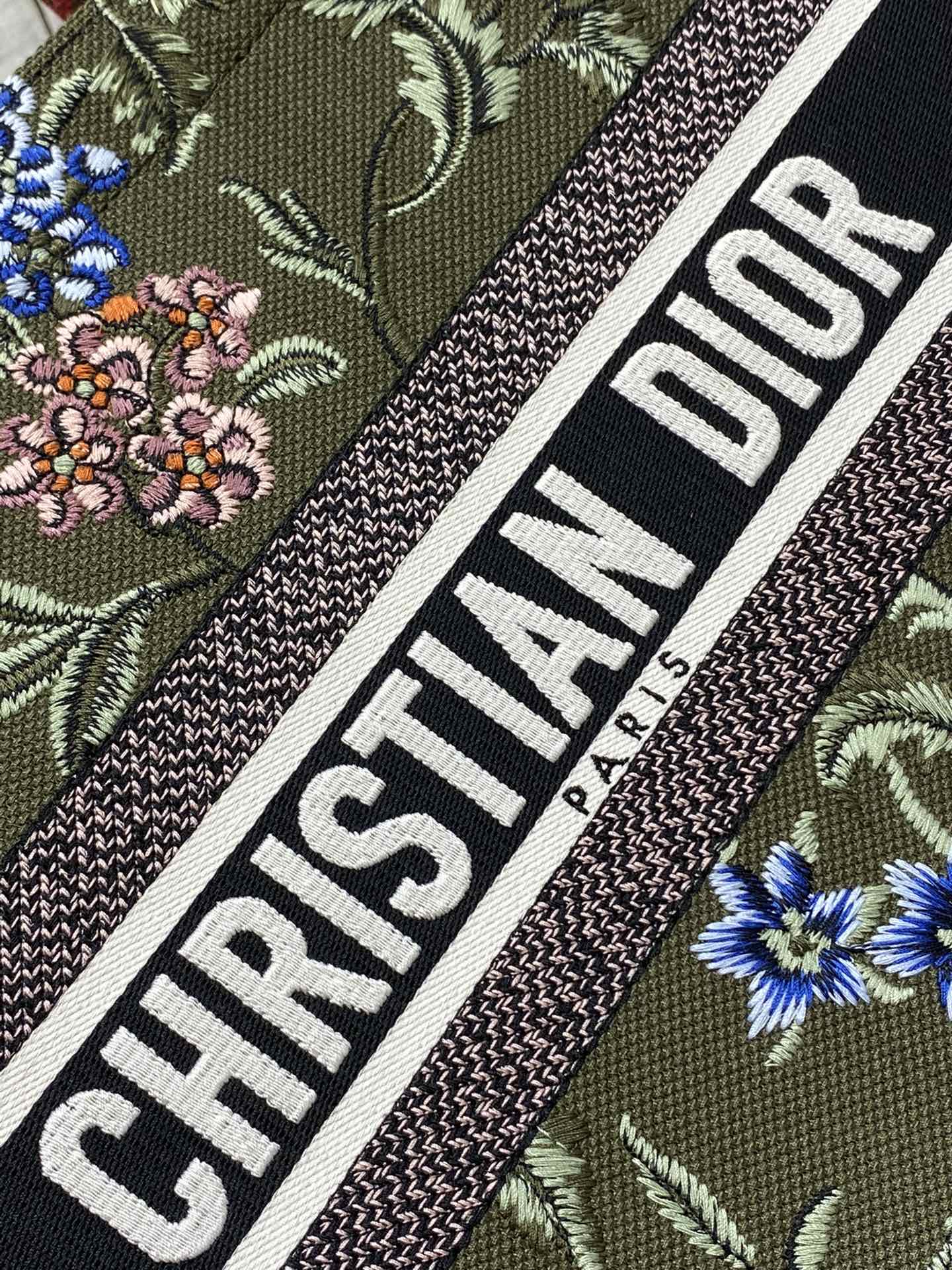 D*or book tote