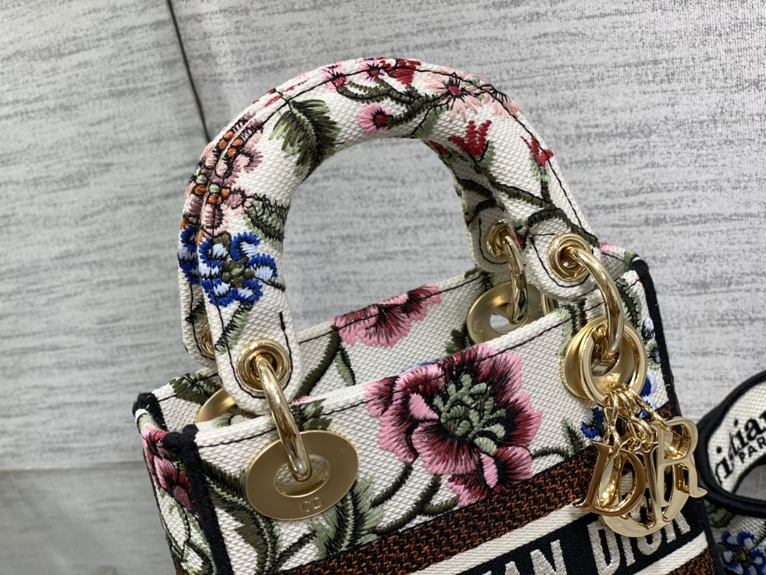 lady D*or-17*15*8cm