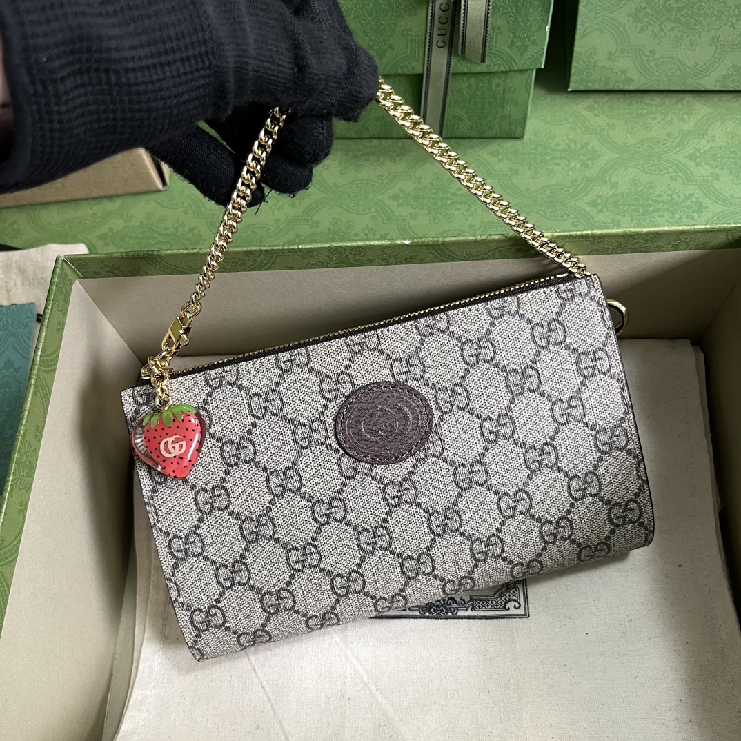 G*u*i strawberry wristlet bag-20*13.2*2cm