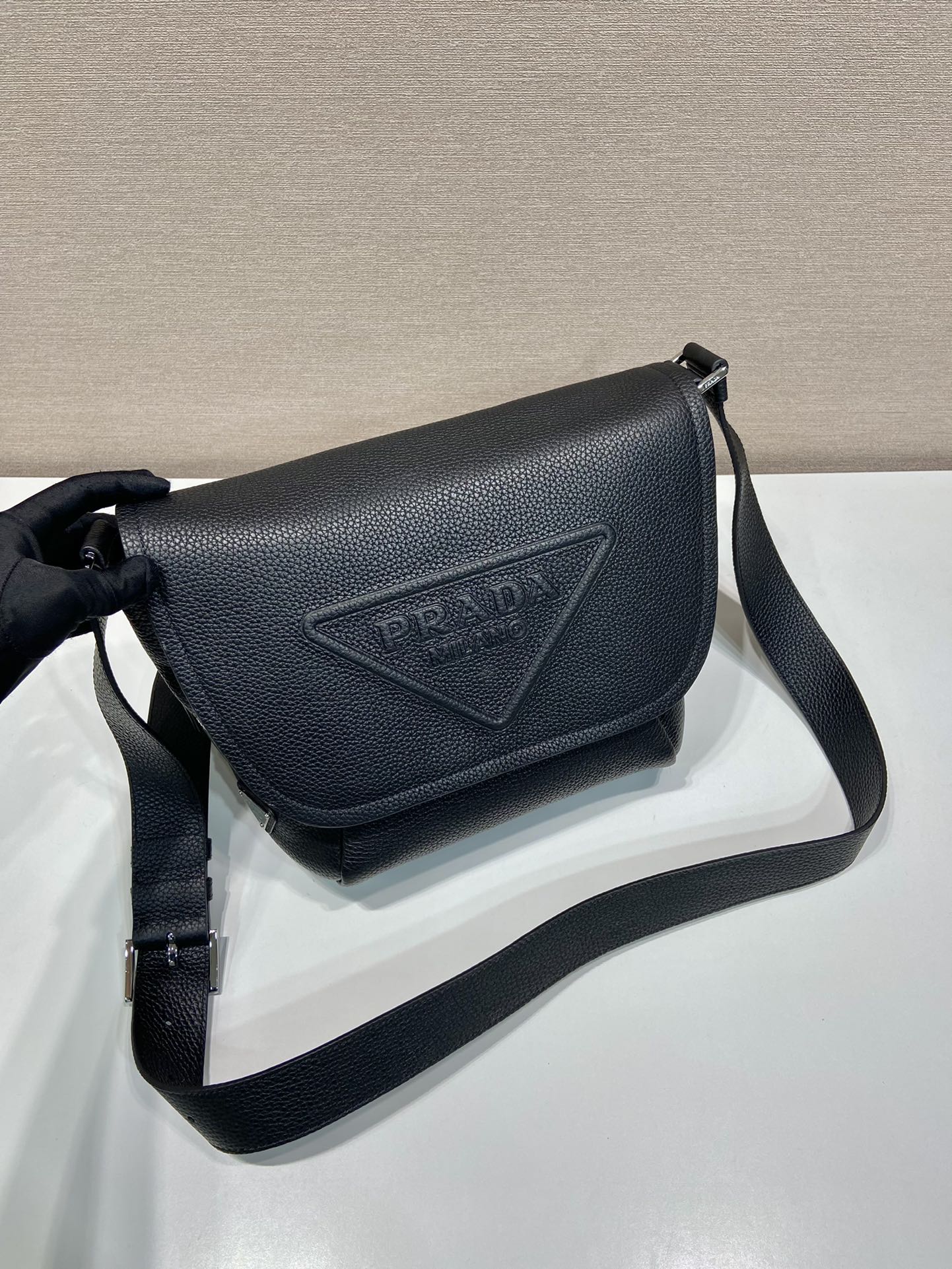 Pra*a 2vd056 messenger bag-22*2212cm