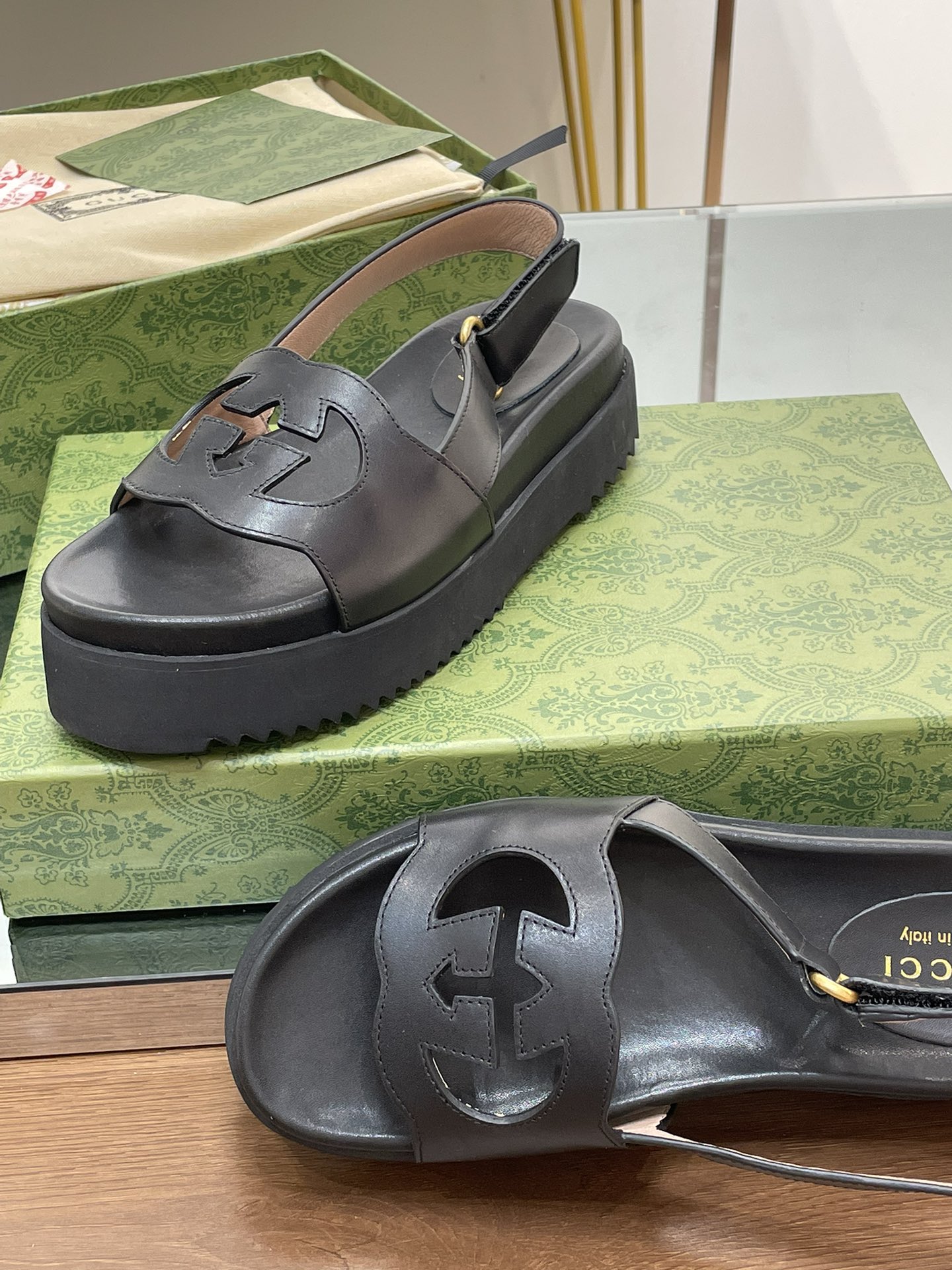 G*u*i slides