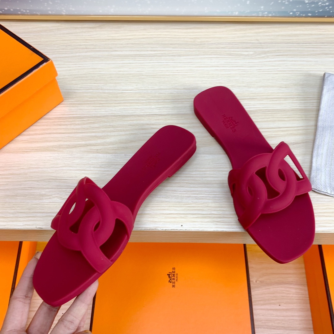H**mes sandals