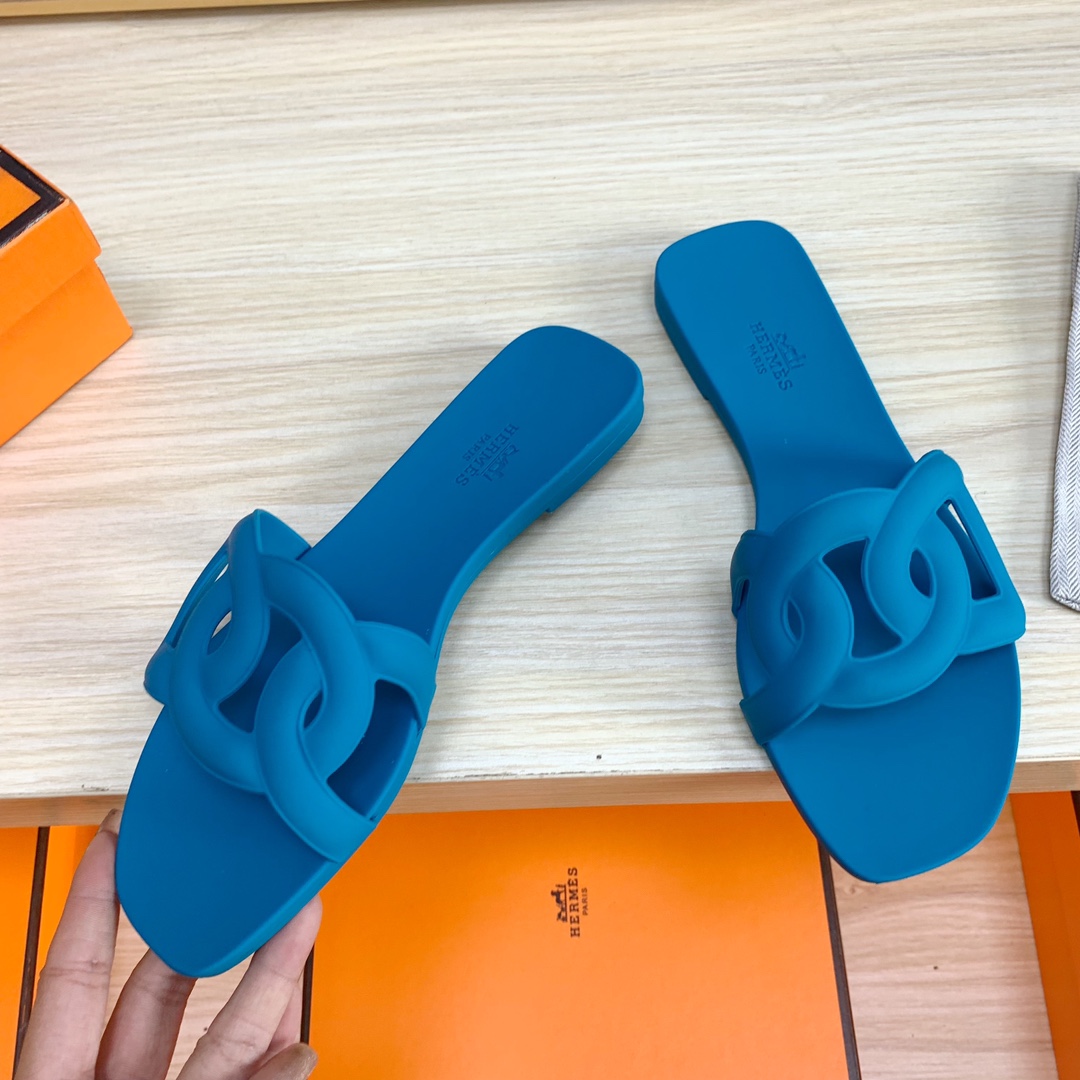 H**mes sandals