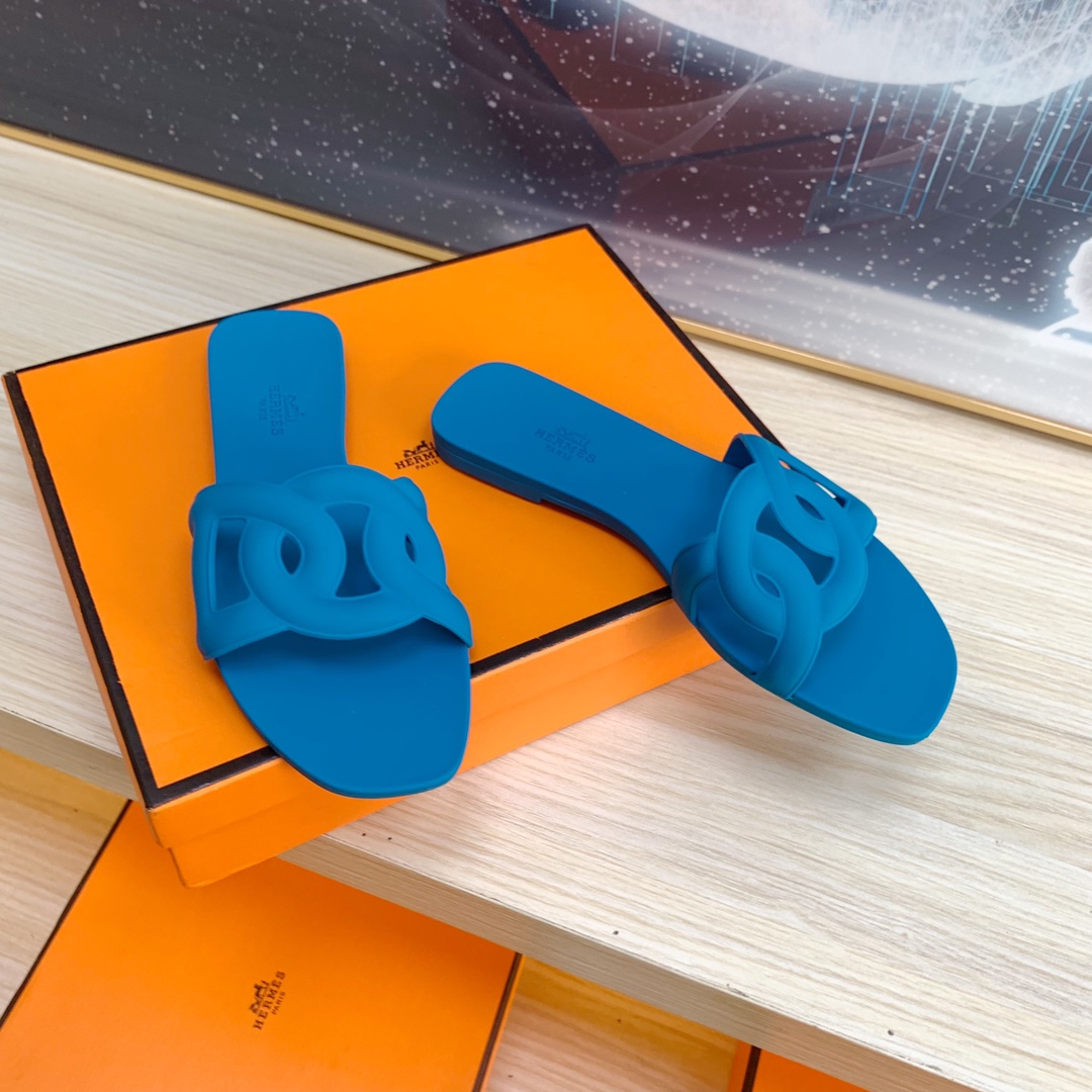 H**mes sandals