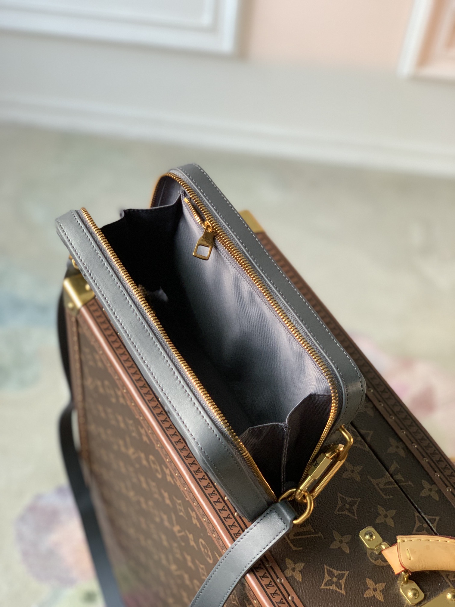 LV -Handle Soft Trunk-M21677-22.5 x 14 x 5CM