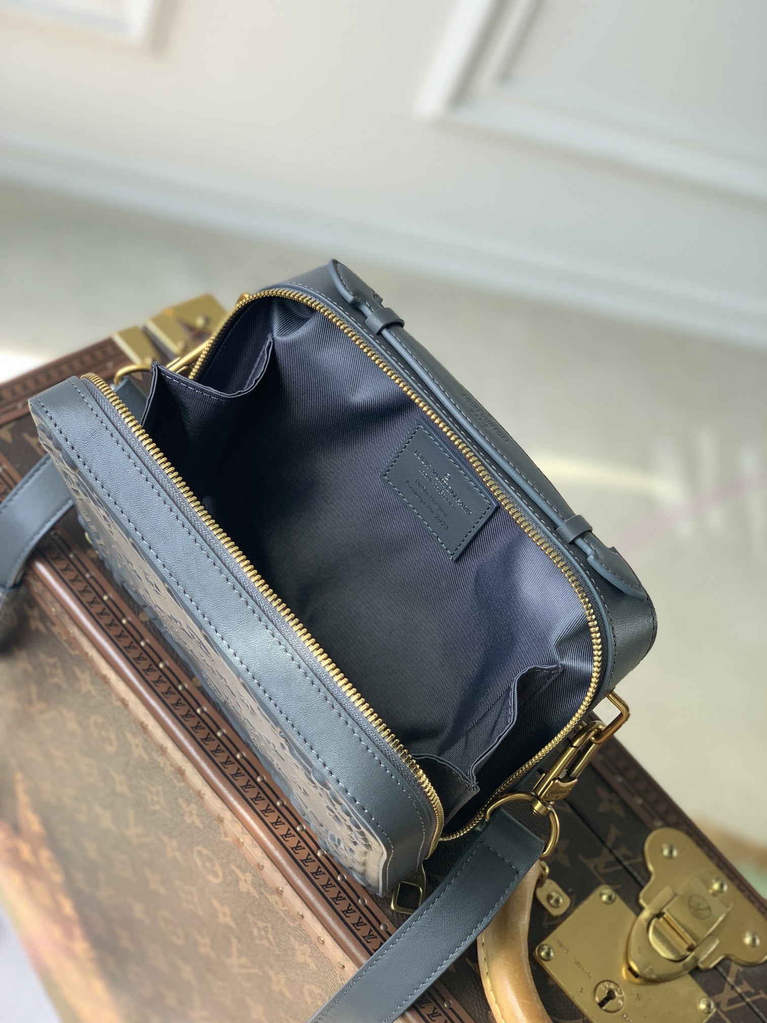 LV -Handle Soft Trunk-M21677-21.5 x 15 x 7CM