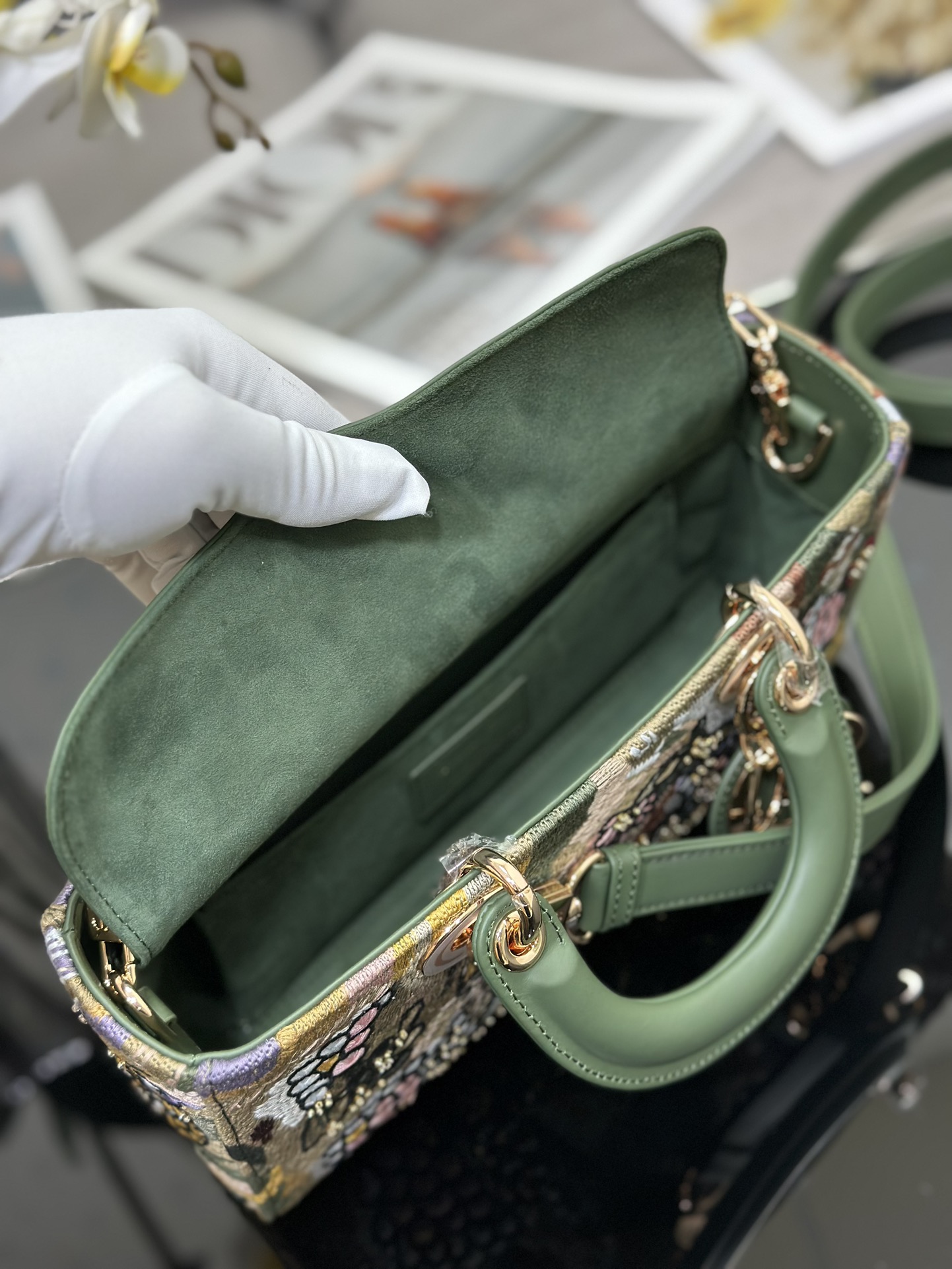 lady D*or handle bag-26 x 13.5 x 5cm