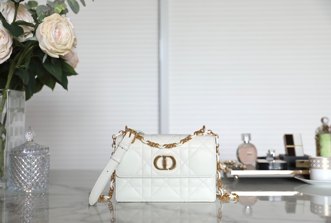 D*or caro bag- 19 x 13 x 5.5cm