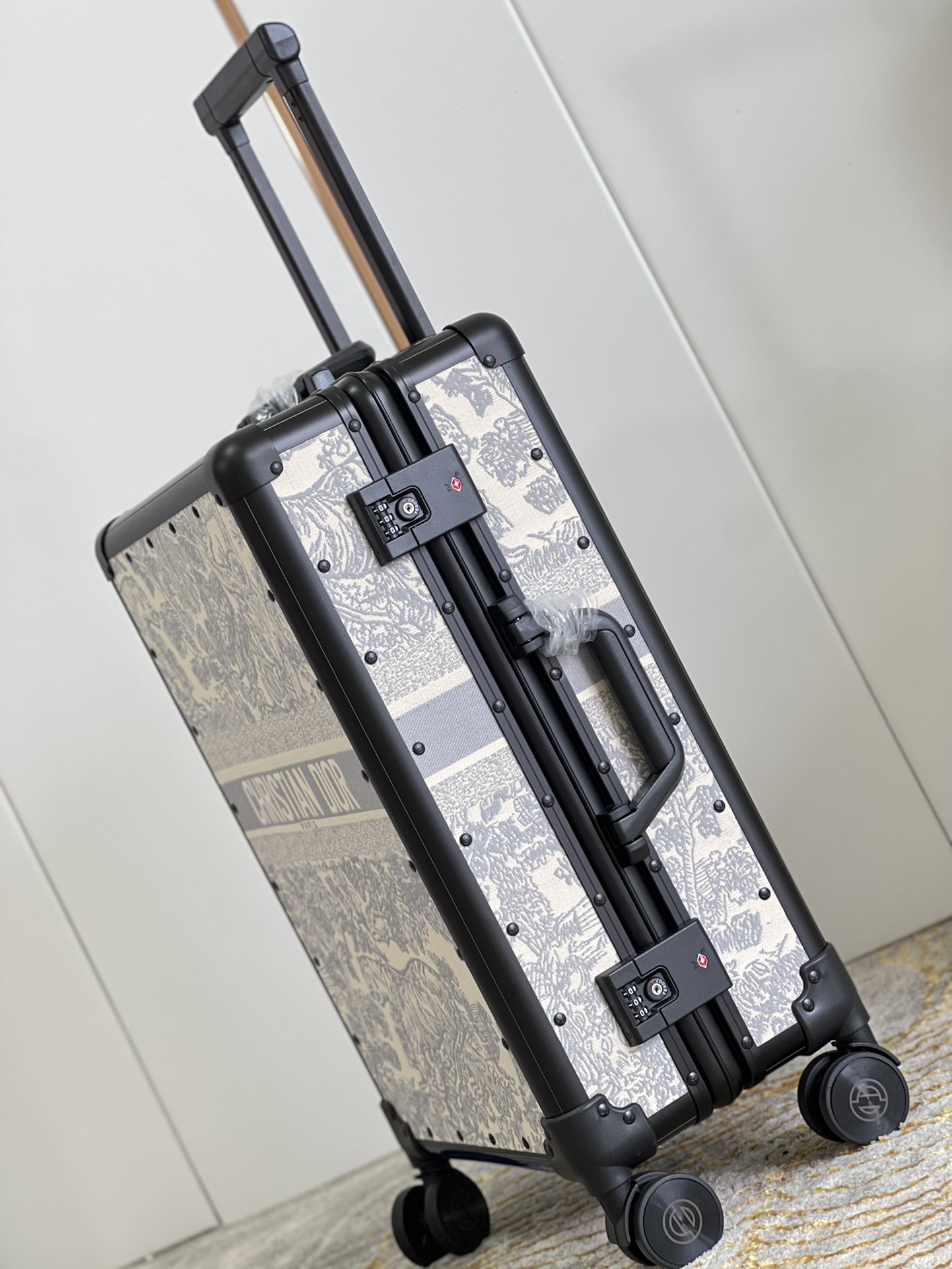 D*or oblique travel box-37*21*57cm