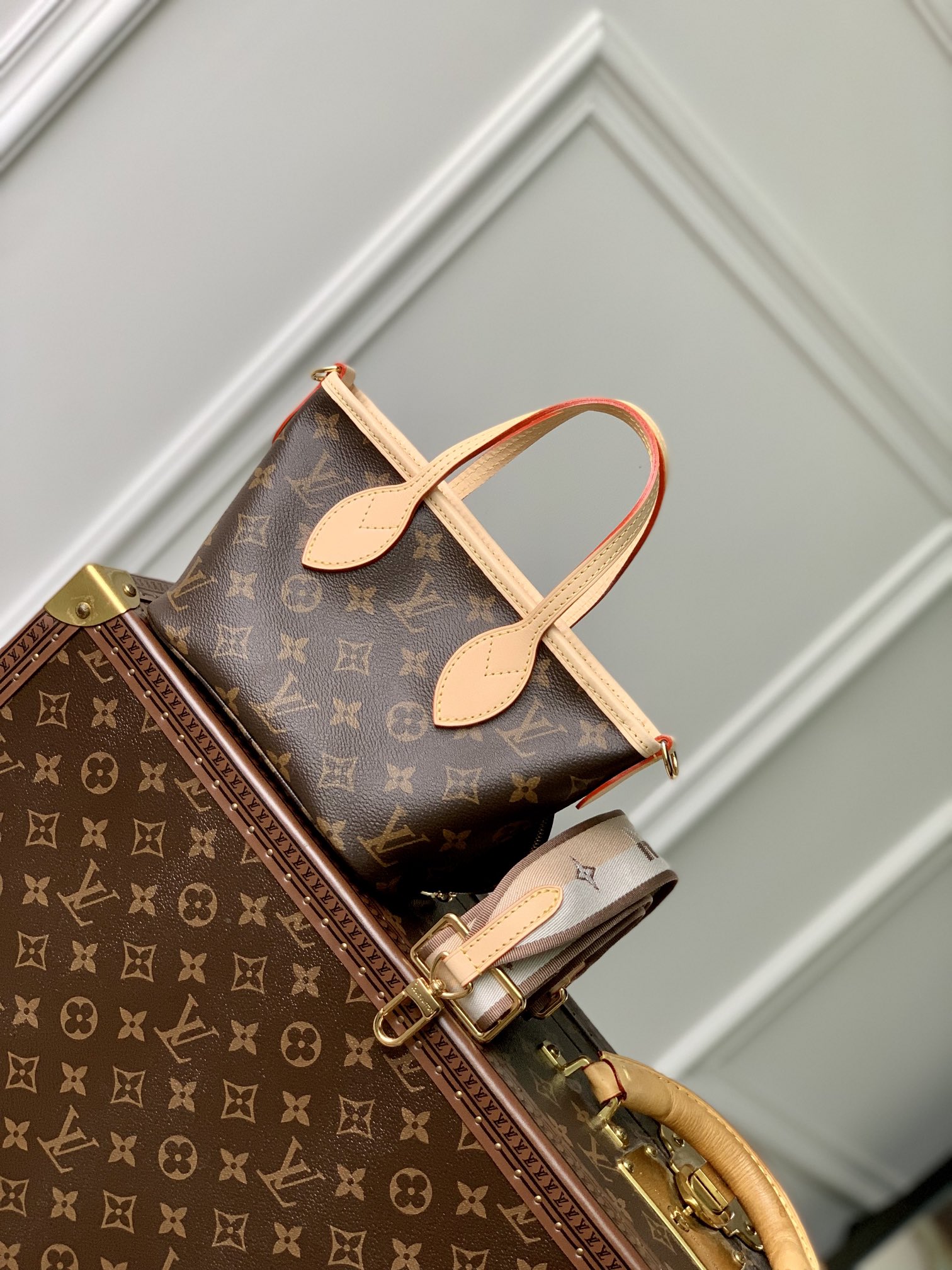 l0*is V*t0n neverfull bb-24*14*9cm