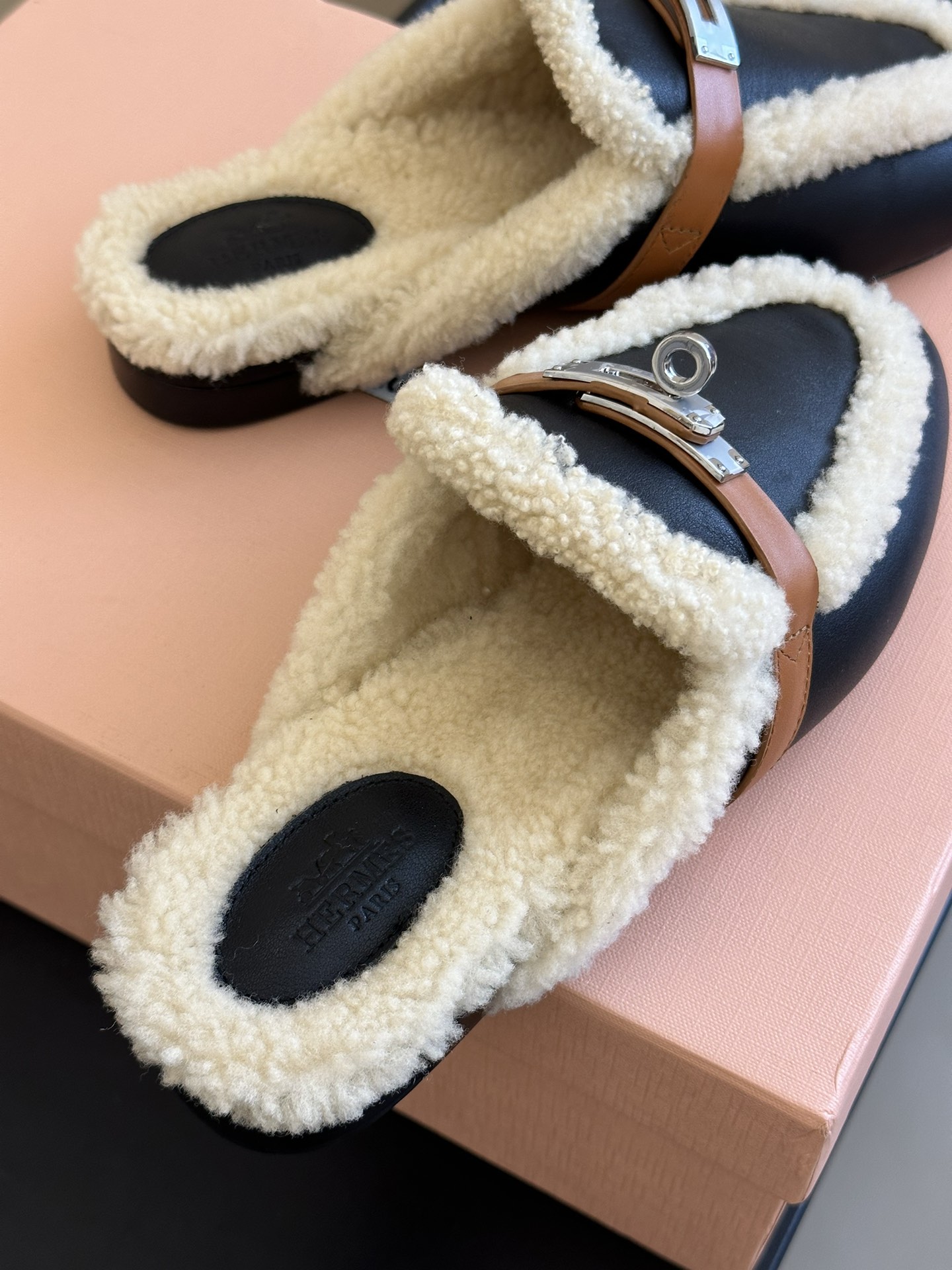 H**mes slides