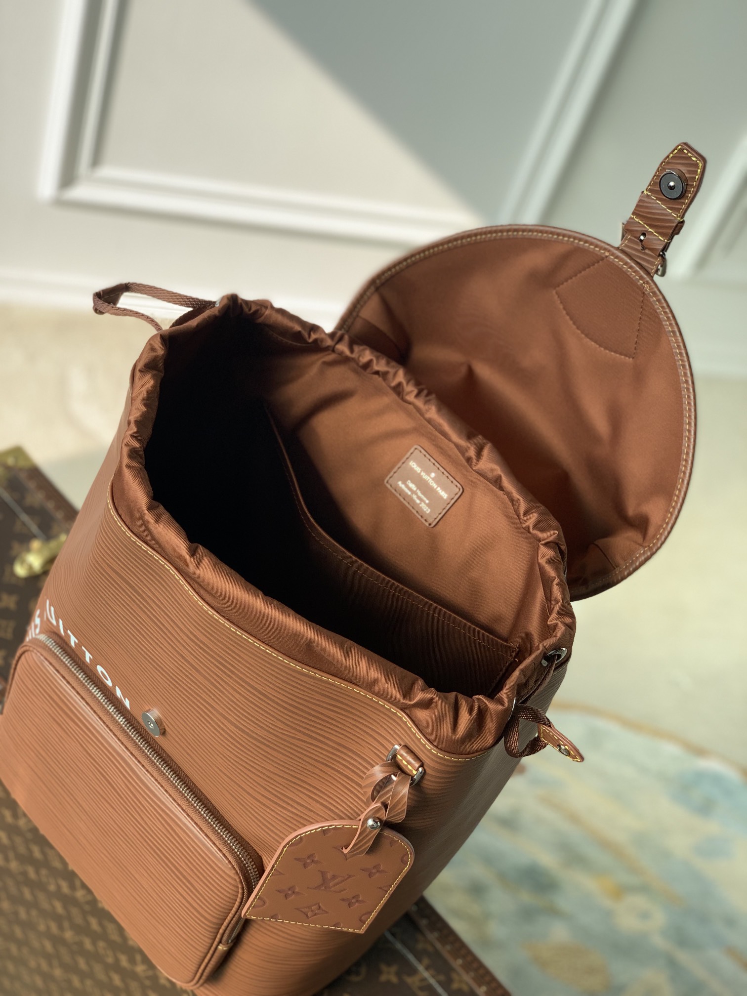l0*is V*t0n montsouris backpack-32 x 40 x 19cm