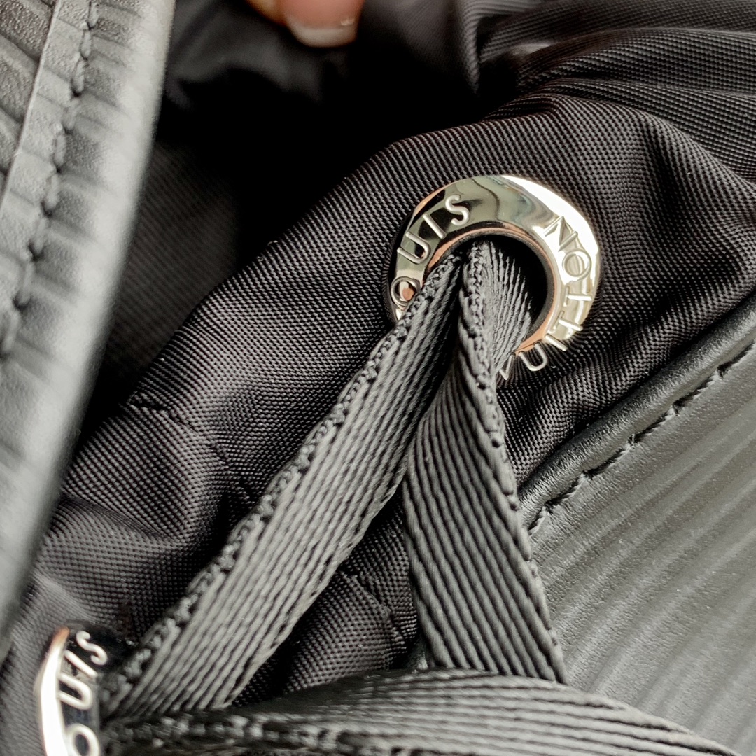 l0*is V*t0n montsouris backpack-32 x 40 x 19cm