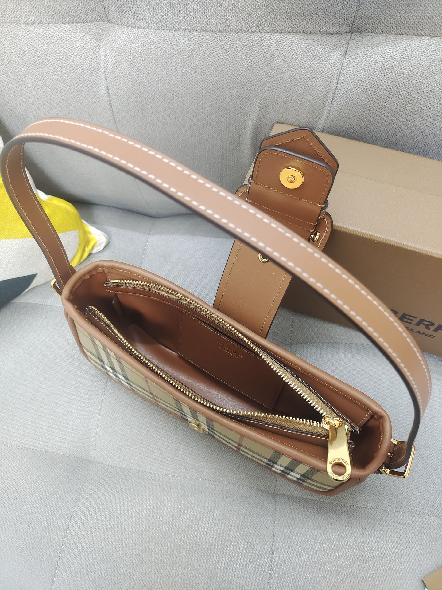 B**rry hobo bag-26×6×12cm